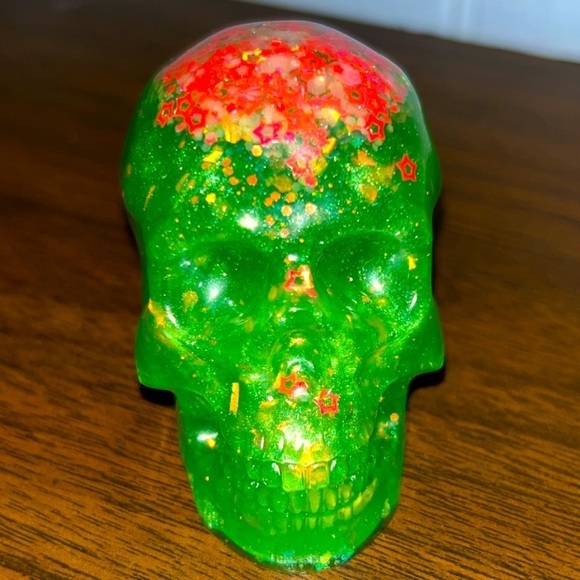 Shiny Smooth Unique Green Handmade Resin Skull Figurine Tabletop Decor - Picture 6 of 14